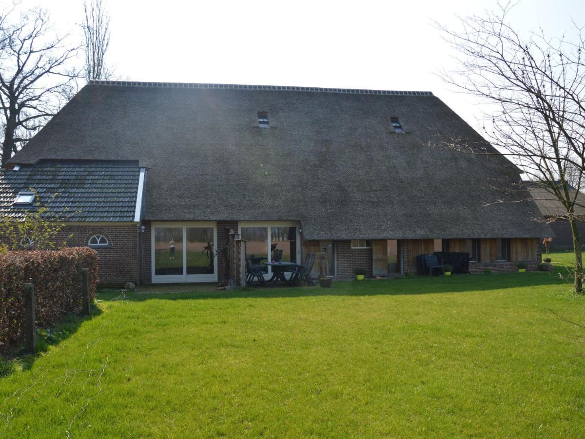 Staying In A Thatched Barn With Box Bed Beautiful View Region Achterhoek Geesteren  外观 照片